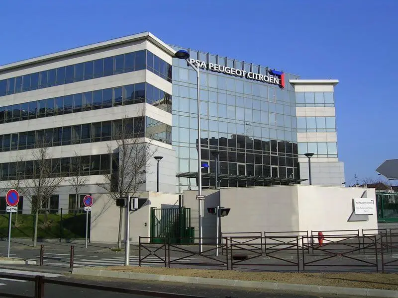 Τα κεντρικά γραφεία της PSA Peugeot Citroen στο Παρίσι
