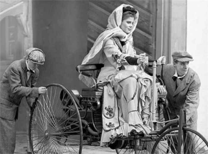 Η Bertha Benz πρώτο ταξίδι με αυτοκίνητο