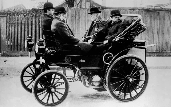 Το αυτοκίνητο με ζώνη του Gottlieb Daimler, 1895