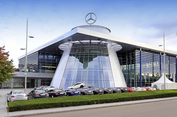 Τα κεντρικά γραφεία της Mercedes-Benz